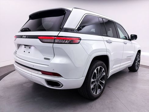 Used 2022 Jeep Grand Cherokee Overland AWD/4WD image 18