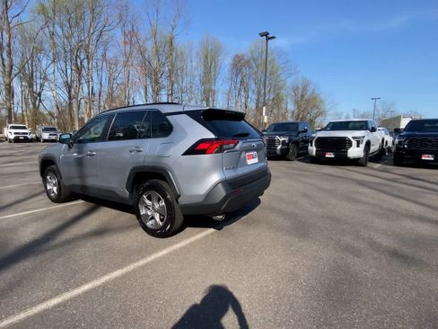 Used 2024 Toyota RAV4 XLE AWD/4WD image 9