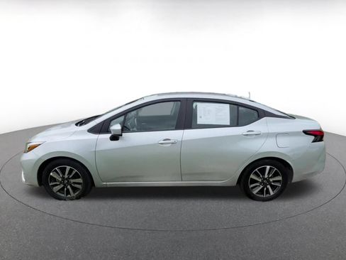 Used 2025 Nissan Versa SV FWD image 9