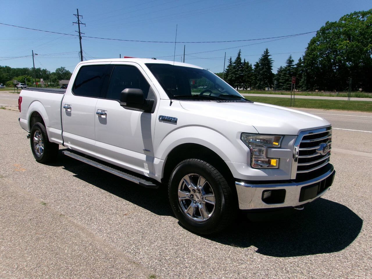 Used 2015 Ford F150 XLT w/ Equipment Group 302A Luxury AWD/4WD image 3
