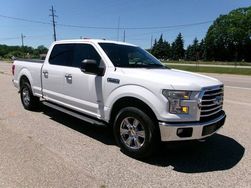 Used 2015 Ford F150 XLT w/ Equipment Group 302A Luxury AWD/4WD image 3