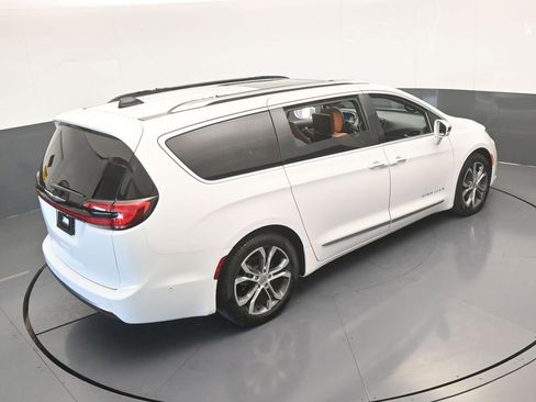 Used 2024 Chrysler Pacifica Pinnacle image 66