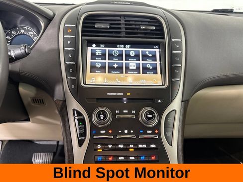 Used 2016 Lincoln MKX Reserve w/ Technology Package FWD image 19