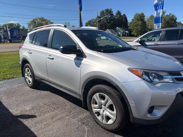 Used 2015 Toyota RAV4 LE AWD/4WD image 3
