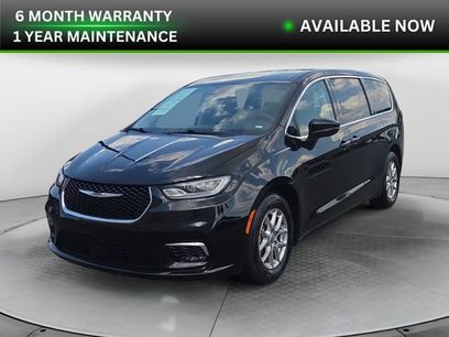 Used 2024 Chrysler Pacifica Touring-L