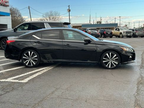 Used 2021 Nissan Altima 2.5 SR w/ SR Premium Package image 4