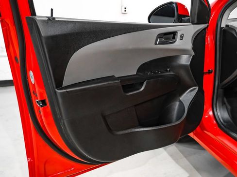 Used 2018 Chevrolet Sonic LT FWD image 39