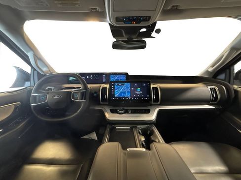 Certified 2025 Ford Expedition Active AWD/4WD image 23
