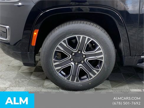 Used 2023 Jeep Wagoneer Series II AWD/4WD image 18