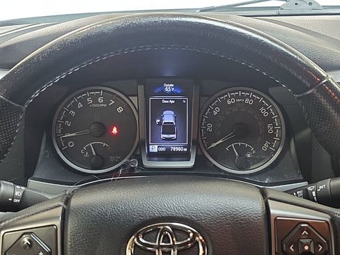 Used 2019 Toyota Tacoma TRD Off-Road image 19