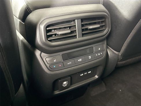 Used 2024 Honda Pilot Elite image 35