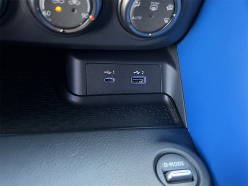 Certified 2024 Nissan Z Performance w/ Floor Mat Package image 18