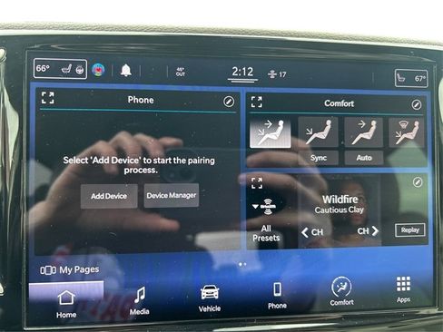 Used 2021 Chrysler Pacifica Touring-L image 31