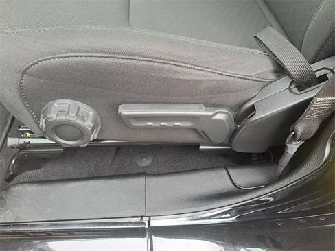 Used 2023 Jeep Gladiator Overland image 11