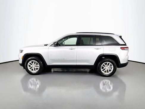 Used 2025 Jeep Grand Cherokee Laredo X w/ Luxury Tech Group I AWD/4WD image 8