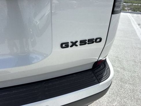 Used 2024 Lexus GX 550 w/ Accessory Package (31) AWD/4WD image 25