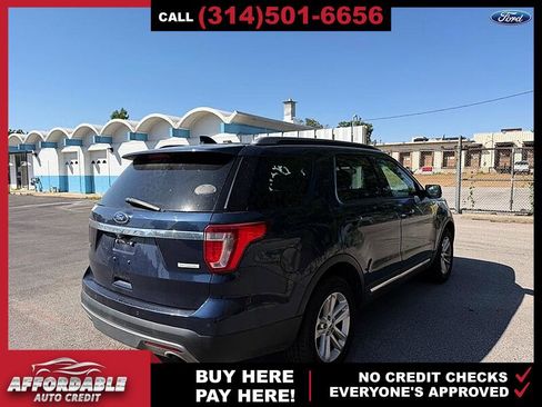 Used 2017 Ford Explorer XLT w/ Equipment Group 201A FWD image 5