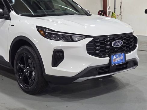 New 2025 Ford Escape ST-Line w/ Tech Pack #1 image 2