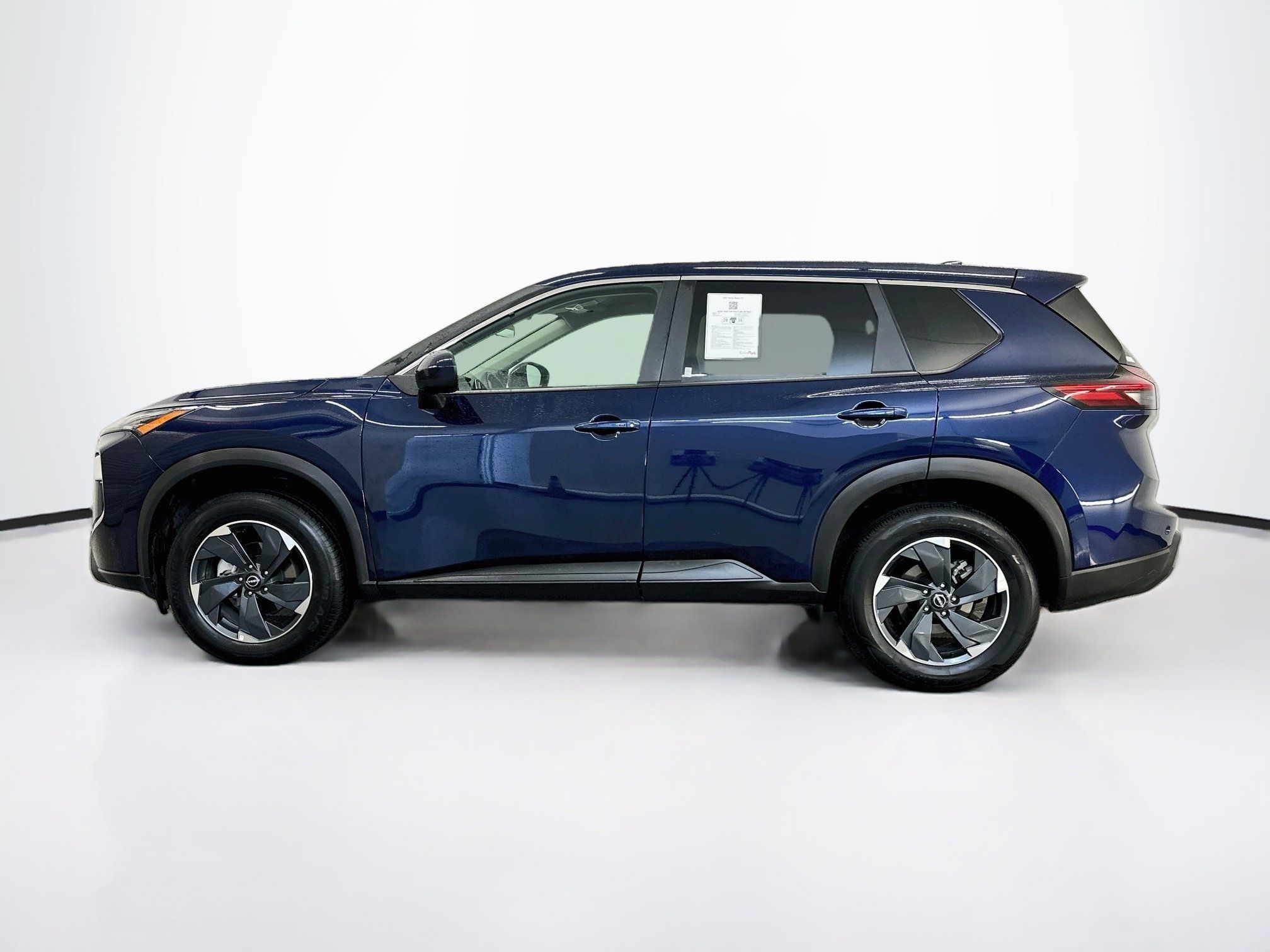 Used 2025 Nissan Rogue SV AWD/4WD image 4