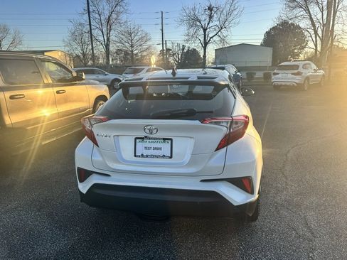 Used 2020 Toyota C-HR XLE image 6