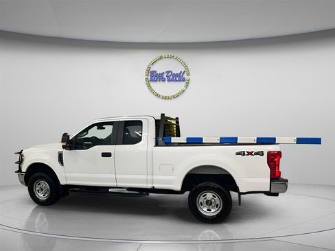 Used 2019 Ford F250 XL w/ XL Value Package AWD/4WD image 3