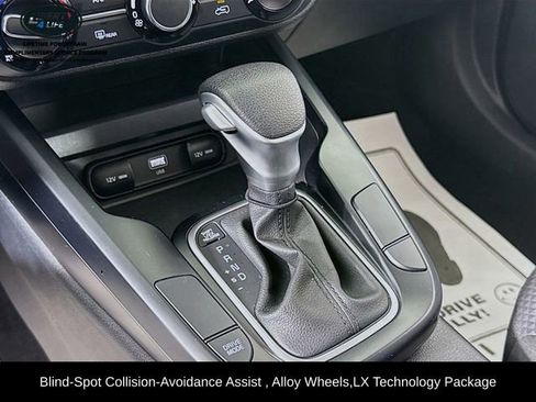 Used 2025 Kia Soul LX w/ LX Technology Package image 16