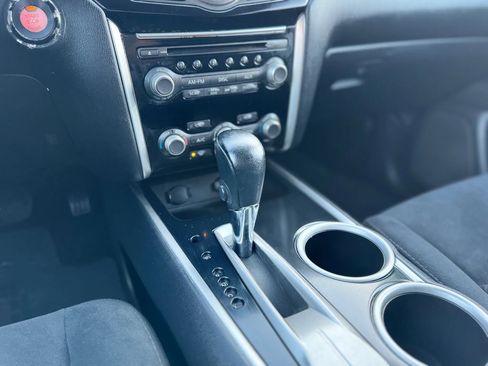 Used 2015 Nissan Pathfinder SV image 22