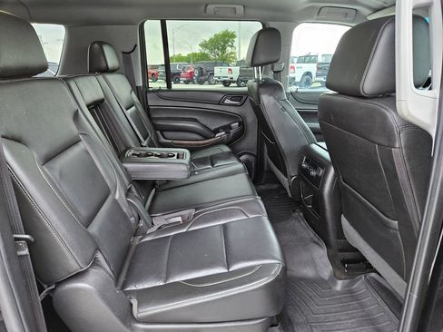 Used 2018 Chevrolet Suburban LT AWD/4WD image 30