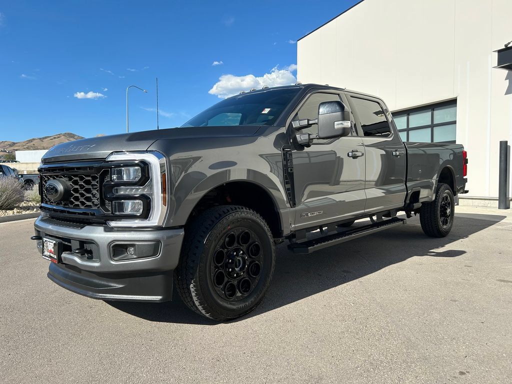 Used 2026 Ford F350 Lariat w/ Black Appearance Package AWD/4WD image 1