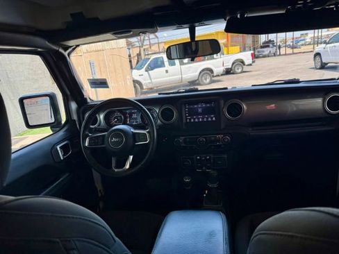 Used 2019 Jeep Wrangler Unlimited Sahara image 6