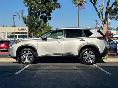 Used 2023 Nissan Rogue SV AWD/4WD image 5