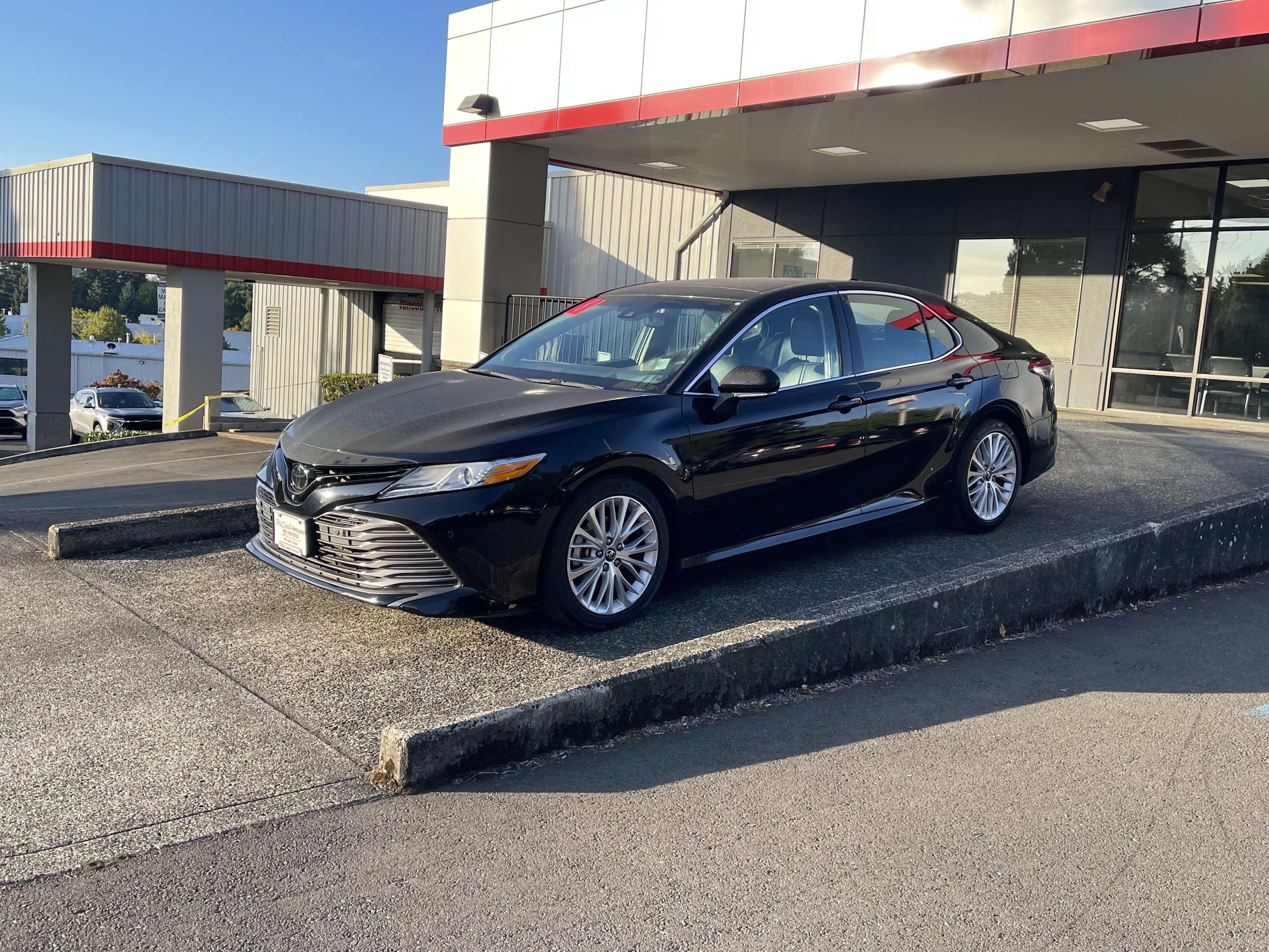 Certified 2018 Toyota Camry XLE w/ Audio Package FWD image 4