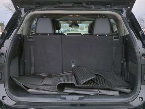 Certified 2024 Toyota Highlander XLE image 18