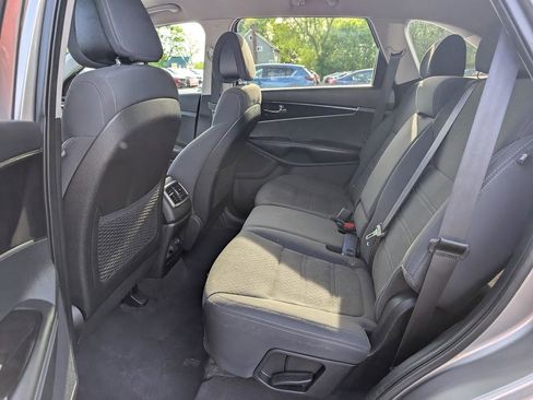 Used 2016 Kia Sorento AWD w/ LX Convenience Package image 9