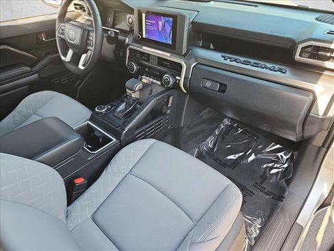Certified 2026 Toyota Tacoma SR5 w/ SR5 Upgrade Package AWD/4WD image 27