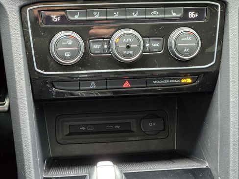 Used 2022 Volkswagen Atlas SEL R-Line image 21