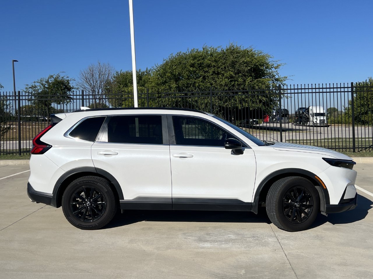 Used 2025 Honda CR-V Sport-L image 3