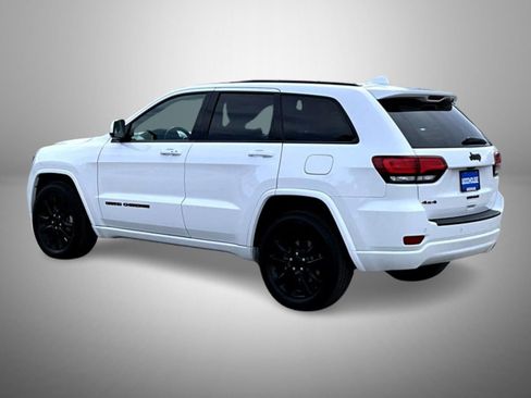 Used 2018 Jeep Grand Cherokee Altitude AWD/4WD image 7