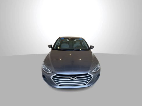 Used 2018 Hyundai Elantra SE image 3