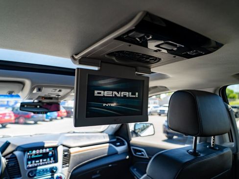 Used 2019 GMC Yukon Denali w/ Denali Ultimate Package AWD/4WD image 31