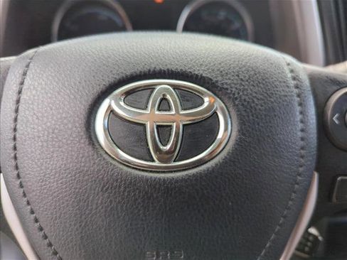 Used 2018 Toyota RAV4 LE Plus image 18
