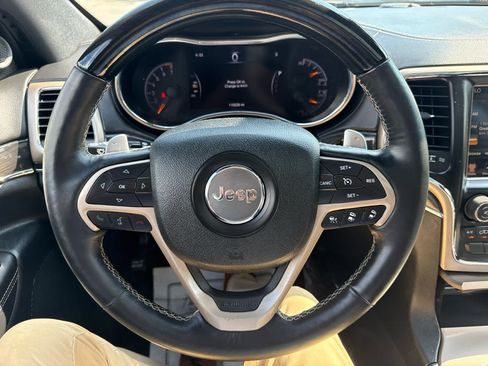 Used 2014 Jeep Grand Cherokee Overland w/ Advanced Technology Group AWD/4WD image 21