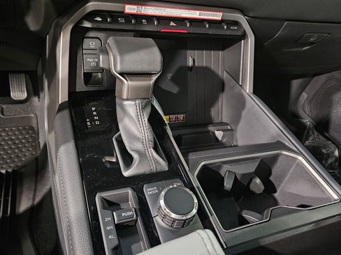 New 2026 Toyota Tundra Limited AWD/4WD image 19