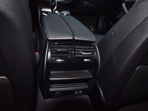Used 2023 BMW 530i w/ Premium Package RWD image 18