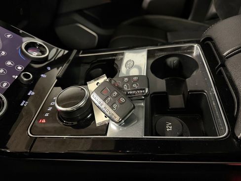 Used 2018 Land Rover Range Rover Velar R-Dynamic SE AWD/4WD image 15