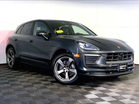 Certified 2025 Porsche Macan AWD/4WD image 9