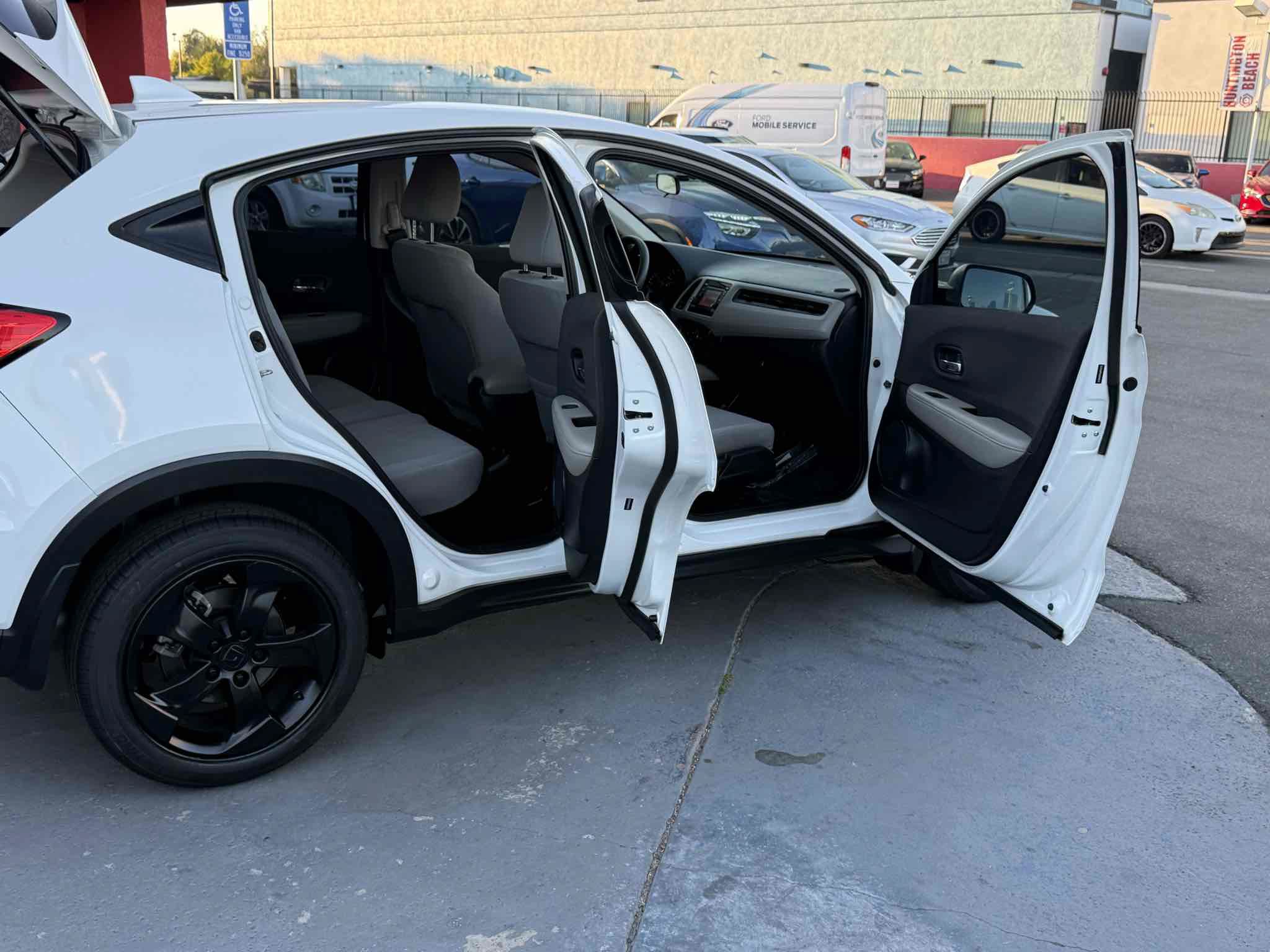 Used 2020 Honda HR-V LX image 49