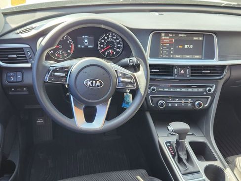 Used 2020 Kia Optima LX image 10