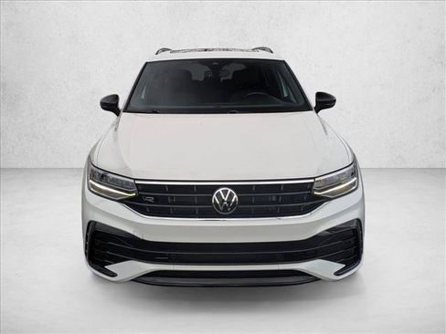 Used 2023 Volkswagen Tiguan SE R-Line FWD image 2