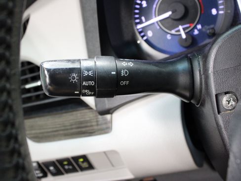 Used 2015 Toyota Sienna XLE Premium FWD image 27